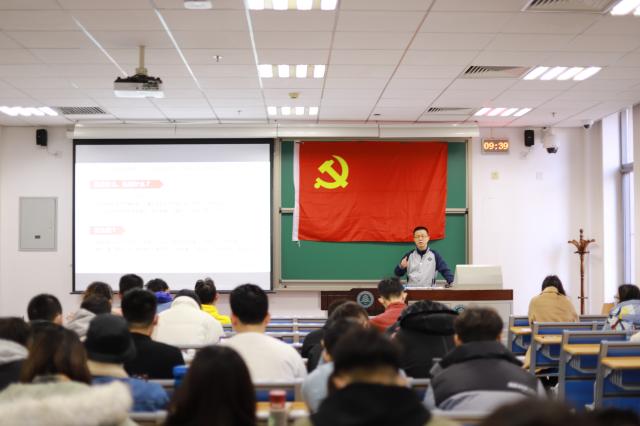 微党课11月13日 图一.jpg